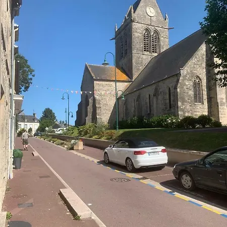 De L'eglise Lejlighed Sainte-Mère-Église