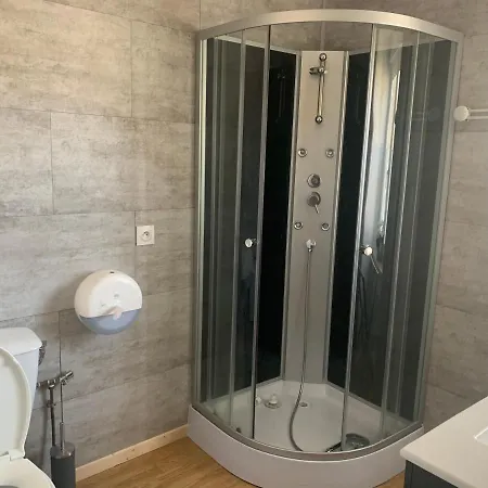 De L'eglise Lejlighed *